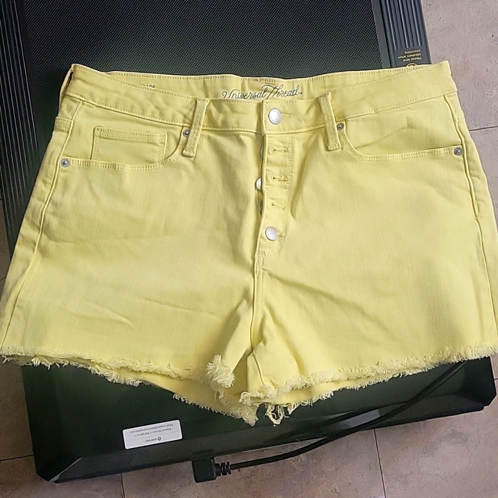 Universal Thread Butter Yellow Cutoff Jean Shorts - sz 14/32